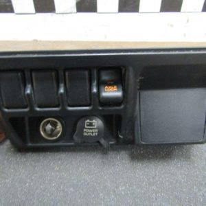 03-06 Jeep Wrangler TJ Dash Switch Bezel With Axle Lock Switch 56047069AC