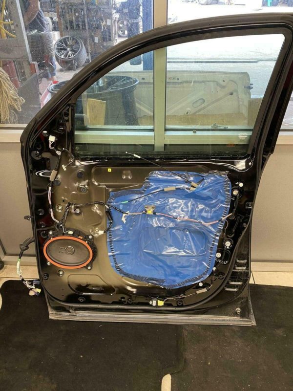 07-19 Toyota Tundra Passenger Front door extended & Crew Cab pnt code 218