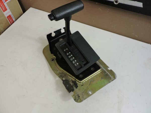 1997-2006 Jeep Wrangler TJ Gearshift w/Bezel and Dial 06130553