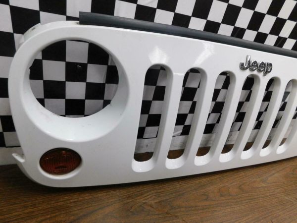 2007-2018 Jeep Wrangler JK JKU OEM Grille Grill White 68046306AC