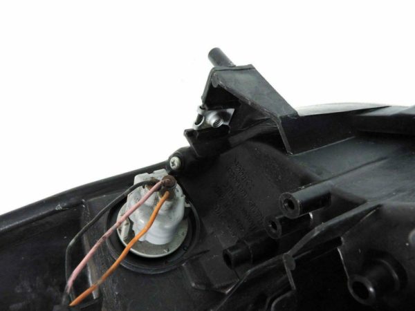 2010 – 2013 Mazda 3 Right RH Passenger Side Halogen Headlight OEM 11 12