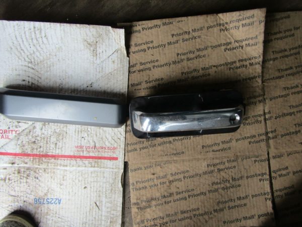 Ford Superduty 15-19 front left door with panel and handle.