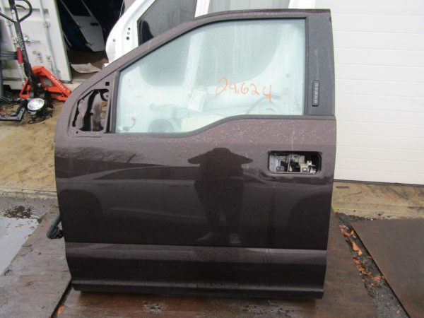 Ford Superduty 15-19 front left door with panel and handle.