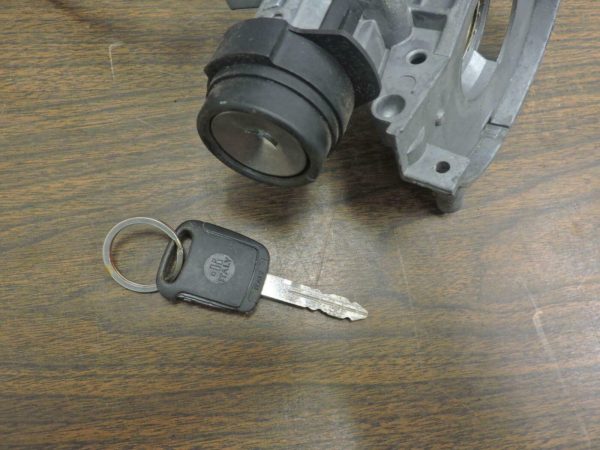 03-06 Jeep Wrangler 03-07 Liberty Ignition Switch w/Key 4793576AC / 5139207AA