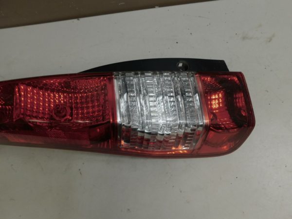 2005 2006 Honda CR-V OEM Left Driver Side Tail Light Taillight 33551-S9A-A11