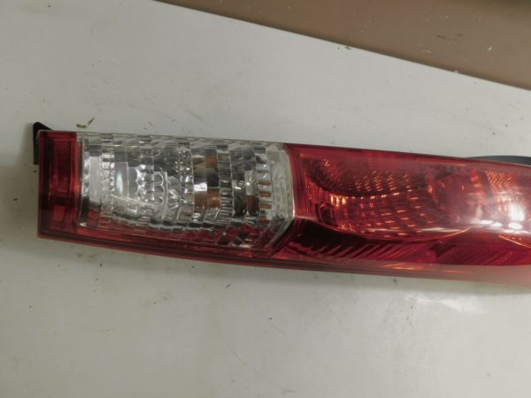 2005 2006 Honda CR-V OEM Left Driver Side Tail Light Taillight 33551-S9A-A11