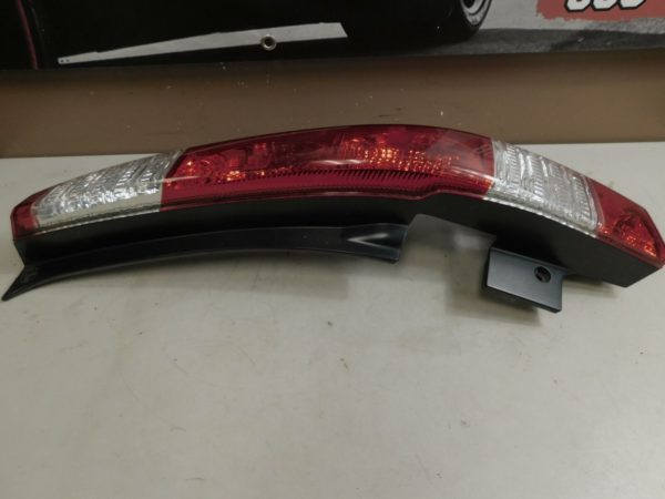 2005 2006 Honda CR-V OEM Right Passenger Side Tail Light Taillight 33501-S9A-A11