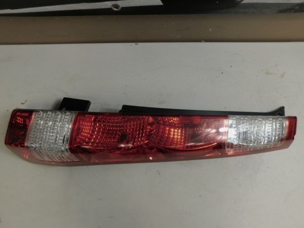 2005 2006 Honda CR-V OEM Right Passenger Side Tail Light Taillight 33501-S9A-A11