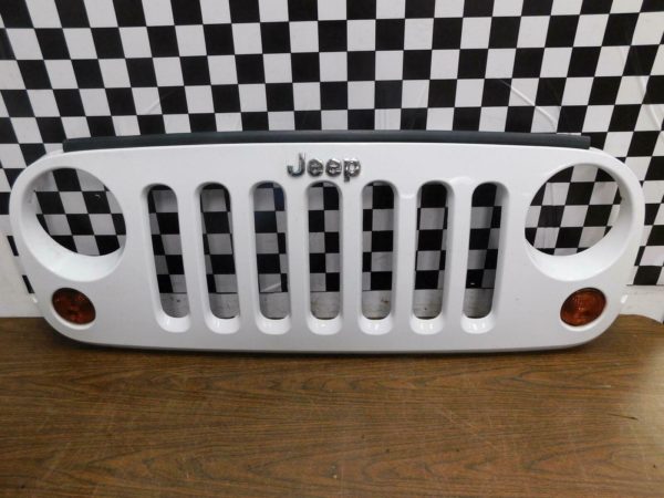 2007-2018 Jeep Wrangler JK JKU OEM Grille Grill White 68046306AC