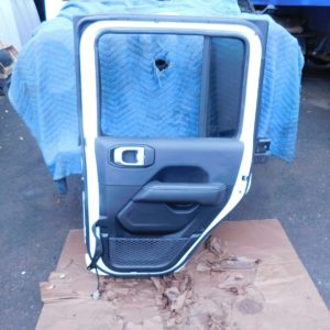 Rear Door JEEP WRANGLER Right 18 19