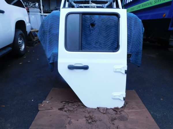 Rear Door JEEP WRANGLER Right 18 19