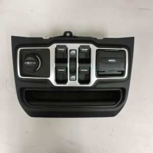 18-20 Jeep Wrangler Lower Center Console Window Switch / Media Center 6CB77TRMAB