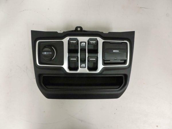 18-20 Jeep Wrangler Lower Center Console Window Switch / Media Center 6CB77TRMAB