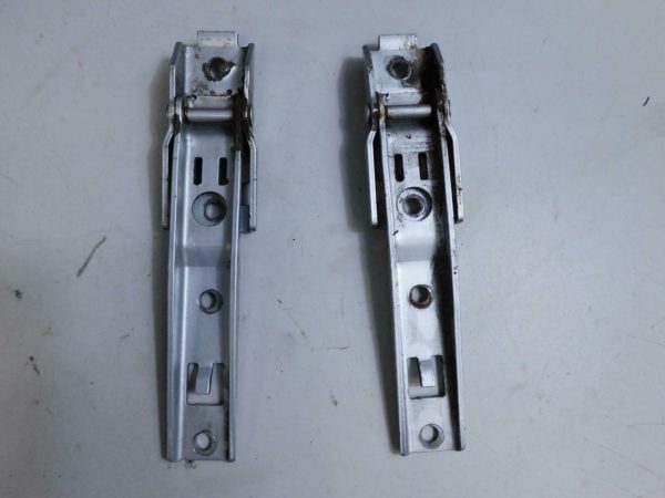 2003-2006 Jeep Wrangler TJ OEM Rear Tailgate Hinge Pair 55395194AC