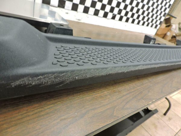 2018 2019 Jeep Wrangler JL Right Passenger Side RH Step Pad Nerf Bar 68292906