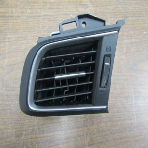 17-19 Honda CRV Left Driver Outer Side Vent