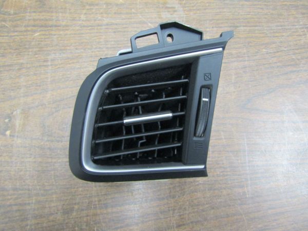 17-19 Honda CRV Left Driver Outer Side Vent