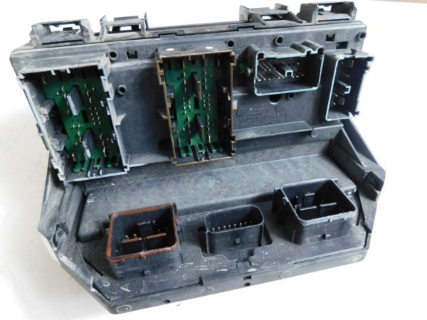 2010 Jeep Wrangler JK OEM TIPM Totally Integrated Fuse Box Assembly 04692298