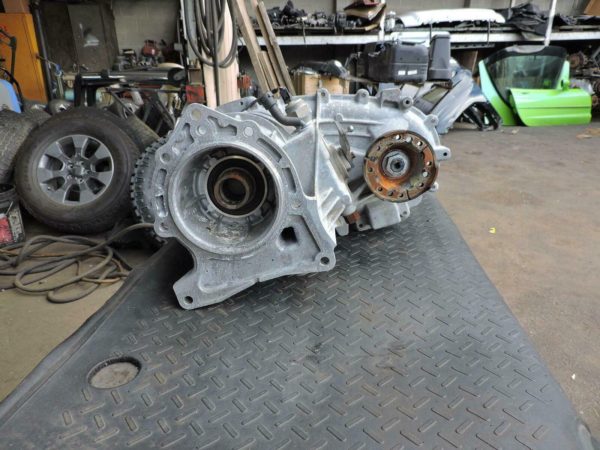 2018-2020 Jeep Wrangler JL Transfer Case 11000 Miles 68321885AA & 68321885AB