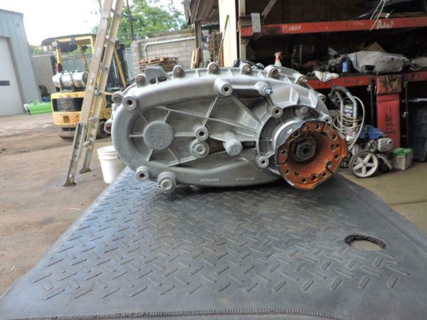 2018-2020 Jeep Wrangler JL Transfer Case 11000 Miles 68321885AA & 68321885AB