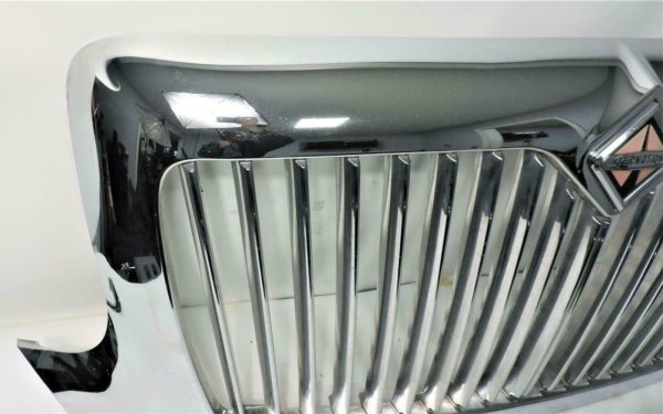 International Durastar 4000 Series Chrome Grille #3551015C95 OEM