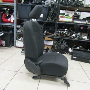 Jeep Wrangler 19-20 JL Front Right cloth seat. Airbag is not blown.