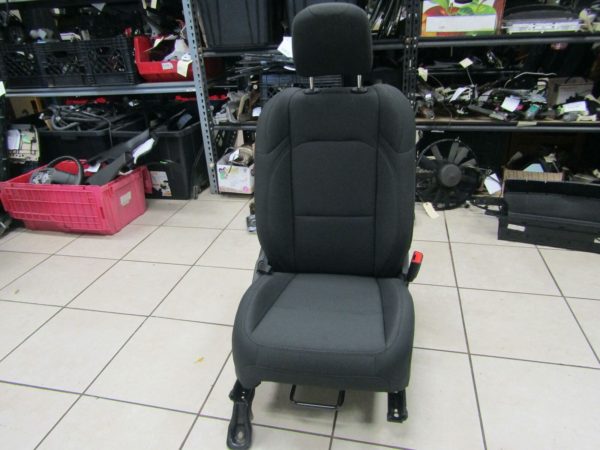 Jeep Wrangler 19-20 JL Front Right cloth seat. Airbag is not blown.