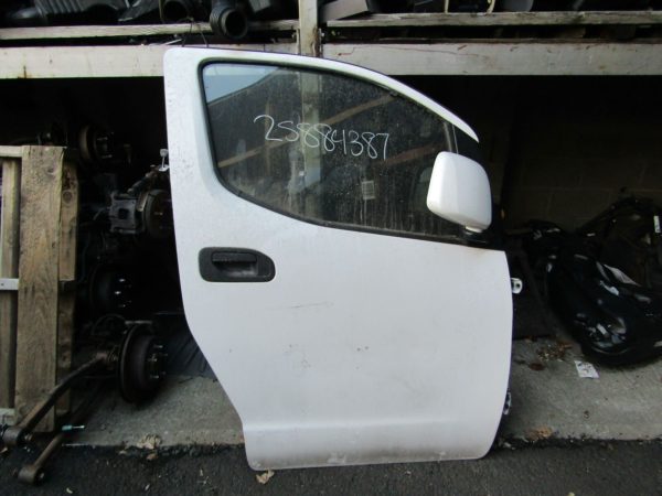 13-19 Nissan NV200 Front Right Door Complete With all Switches and Panels