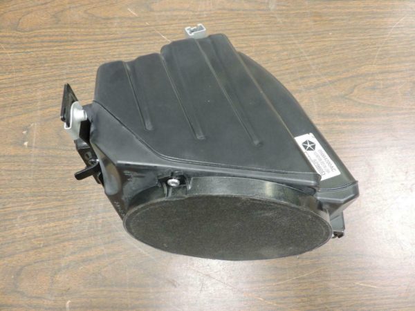 2007-2014 Jeep Wrangler JK OEM Front Right Passenger Side Speaker Sub 05064200AC