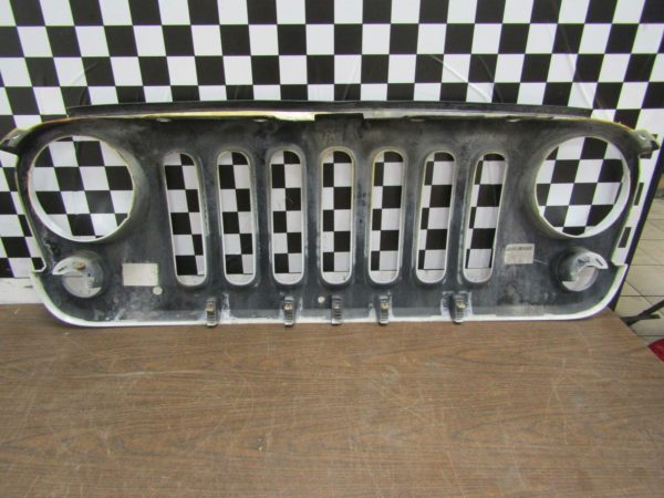 2007-2018 Jeep Wrangler JK JKU OEM Grille Grill White 68046306AC