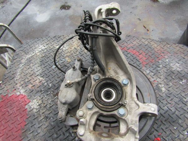 17 Ford F150 RAPTOR Left front spindle knuckle