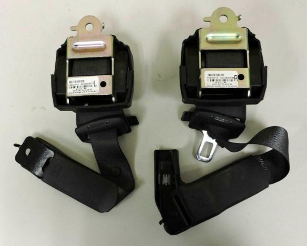 2004-2009 Cadillac XLR Seat Belt Seatbelt Pair Left & Right OEM Black