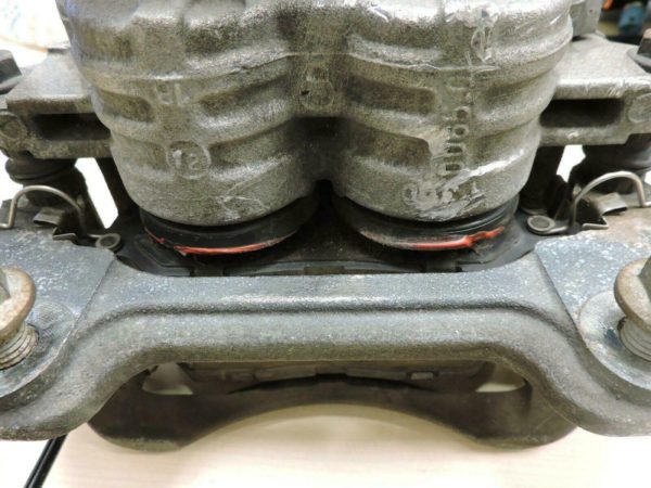 2011-2014 Ford Mustang GT Front Brake Caliper Calipers Pair (Left & Right) OEM