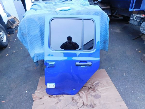 Rear Door JEEP WRANGLER Left 18 19