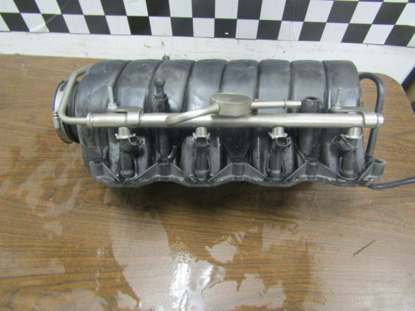 04-09 CADILLAC LH2 XLR V8 INTAKE MANIFOLD w/ FUEL RAIL & INJECTORS CLEAN OEM