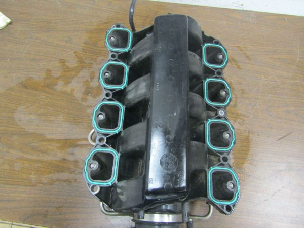 04-09 CADILLAC LH2 XLR V8 INTAKE MANIFOLD w/ FUEL RAIL & INJECTORS CLEAN OEM