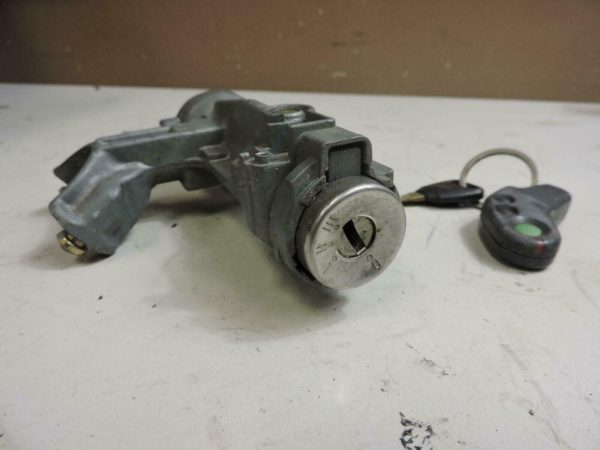 1996-2000 Honda Civic OEM Ignition Switch Assembly w/ Key S04-81