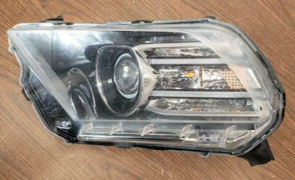 2013-2014 Ford Mustang GT Headlight LH Left Side For Parts or Repair. Ford OEM