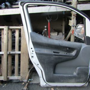 13-19 Nissan NV200 Front Left Door Complete With all Switches and Panels