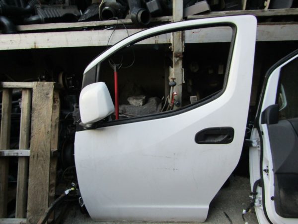 13-19 Nissan NV200 Front Left Door Complete With all Switches and Panels