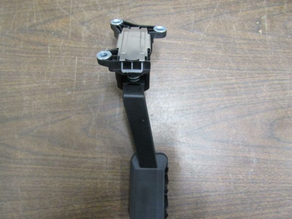 17-19 Honda CRV Accelerator Gas Pedal W/Sensor PA66-GF40 204427-02 OEM