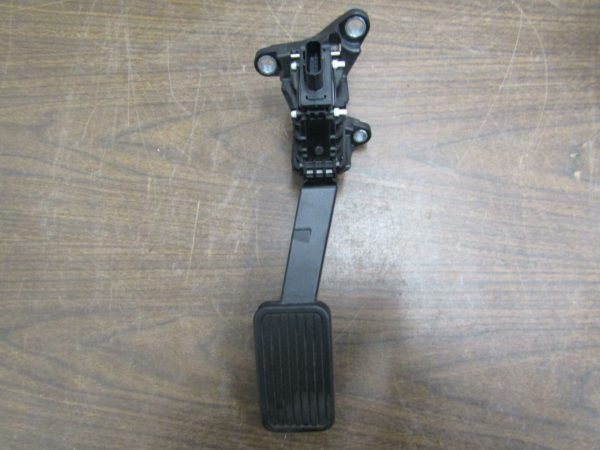 17-19 Honda CRV Accelerator Gas Pedal W/Sensor PA66-GF40 204427-02 OEM