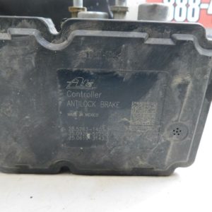 2010 Jeep Wrangler JK OEM ABS Control Module & Pump 68048555AC