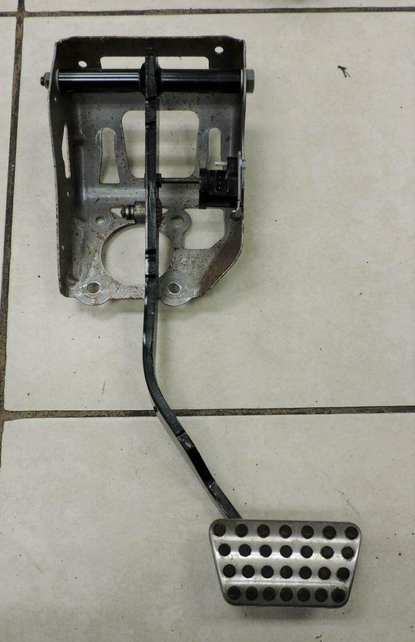 2015-2018 Dodge Challenger SRT Hellcat Brake Pedal Assembly 6.2L MOPAR