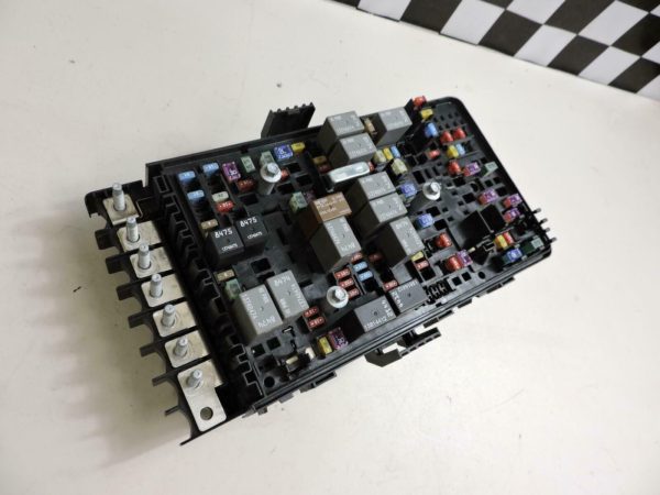 2018-19 Jeep Wrangler JL Fuse Box TIPM Power Distribution Module 68298935ad