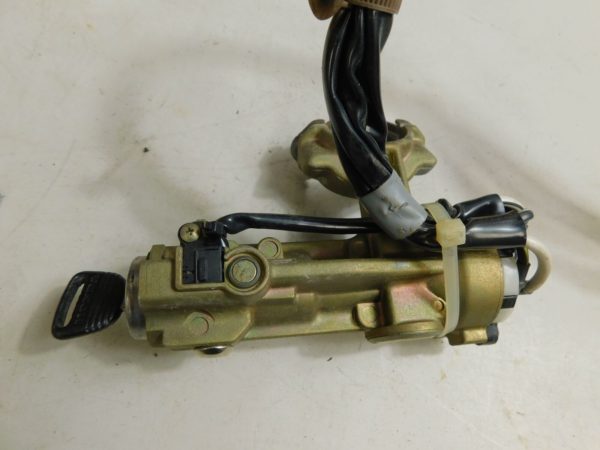 1996-2000 Honda Civic OEM Ignition Switch Assembly w/ Key 35100-S01-A01 S04-81