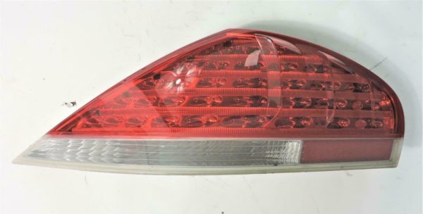 2004 – 2007 BMW 650i E63 E64 M6 Passenger Right RH Side Tail Light OEM 6 911 896