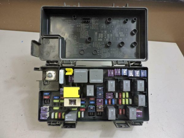 2011 Jeep Wrangler 3.8L TIPM Temic Integrated Module Fuse Box 04692332AE OEM