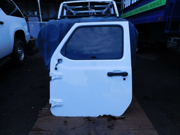 Jeep Wrangler 19 Front right door